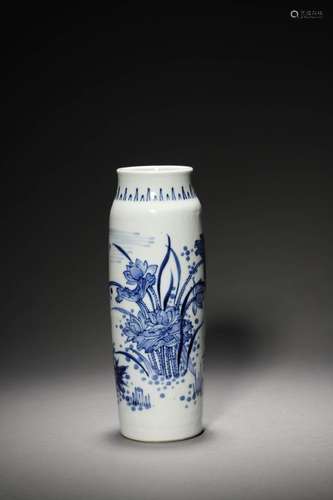 A QING KANGXI PERIOD VASE