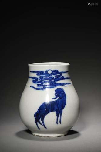 A QING KANGXI PERIOD BLUE AND WHITE VASE,ZUN