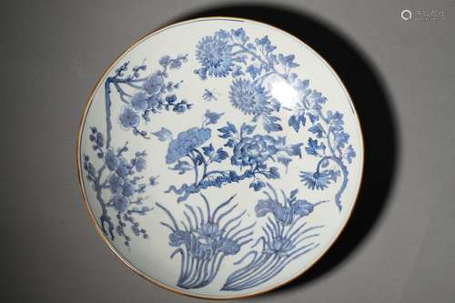 A BIG QING KANGXI PERIOD DISH