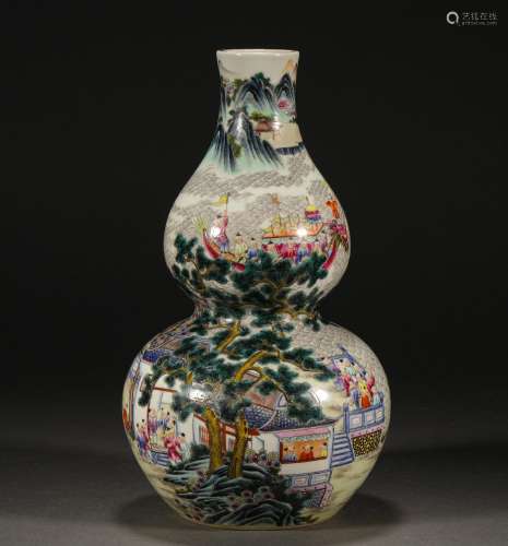 Qing Dynasty Gourd Shaped Ornamental Bottle
