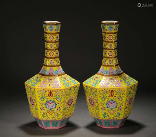 Qing Dynasty famille rose long-necked vase