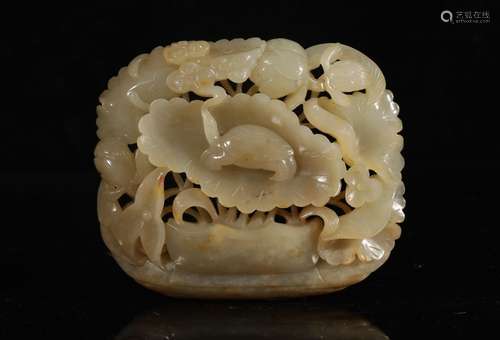 Ming Dynasty Hetian Jade Tortoise Spit Xiangyun Jade Ornamen...