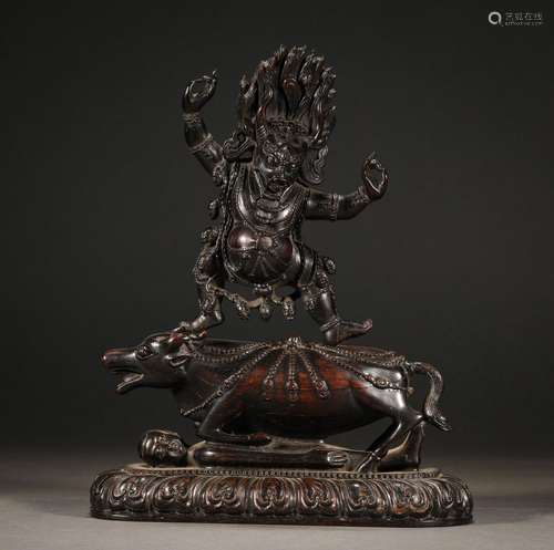 Before the Ming Dynasty, the statue of the Tibetan red sanda...