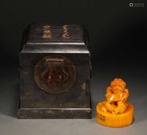 Qing Dynasty Tianhuang Stone Beast Button Seal