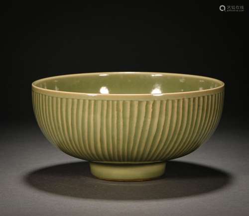 Large Celadon Striped Bowl Before Ming Dynasty