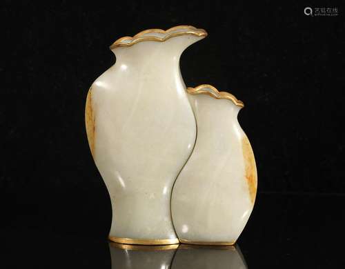 Qing Dynasty gold-filled Hetian jade vase