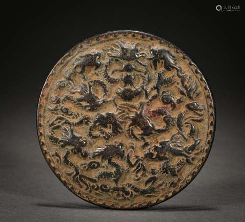 Bronze mirror with dragon pattern before Ming Dynasty