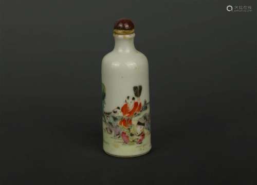 Famille Rose Children Motif Snuff Bottle, Hongxian Mark