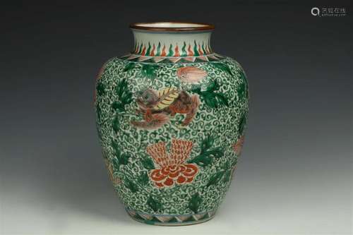 Wucai Famille Verte Lions and Lotus Vase or Jar, Transitiona...