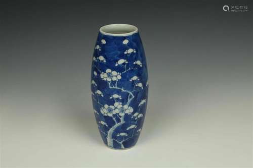 Blue and White Ovoid Ice Prunus Hawthorne Pattern Vase, Kang...