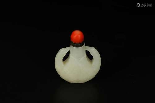 White jade carved double goose snuff bottle