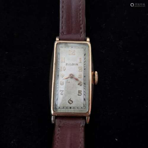 Vintage 17J Bulova wristwatch with genuine leather strap