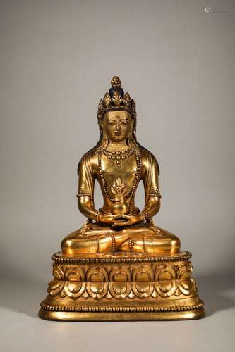 A gilded Buddha statue in the Qing Dynasty