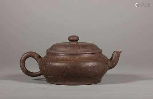 A purple clay pot of Shao Chunyuan style from the Qing Dynas...