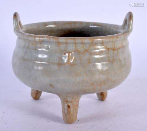 A CHINESE GE TYPE TWIN HANDLED STONEWARE CENSER 20th Century...