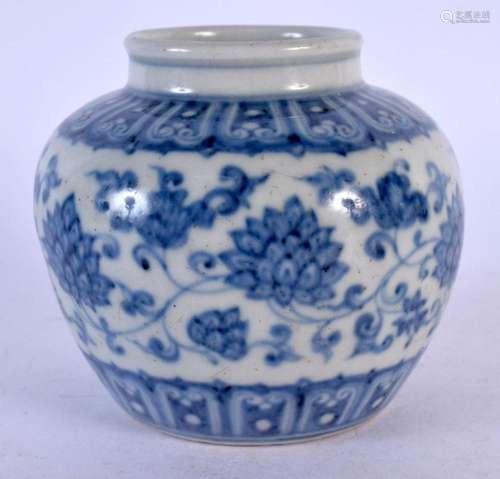 A SMALL 19TH CENTURY CHINESE BLUE AND WHITE PORCELAIN VESSEL...