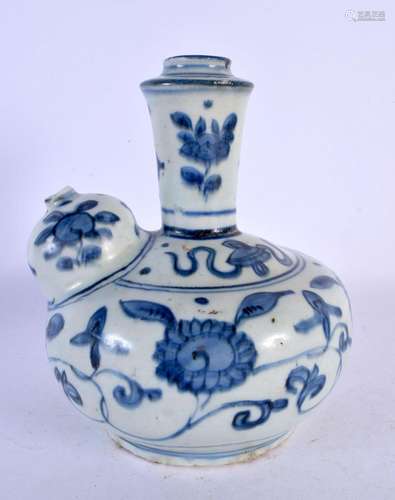 A CHINESE QING DYNASTY BLUE AND WHITE PORCELAIN KENDI painte...