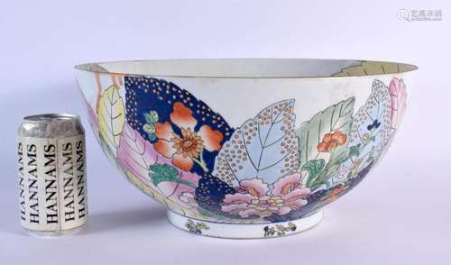 A CHINESE TOBACCO LEAF PORCELAIN PUNCH BOWL 20th Century. 35...