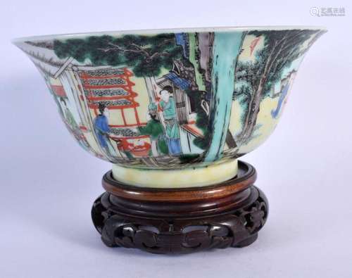 A CHINESE FAMILLE VERTE PORCELAIN BOWL 20th Century, painted...