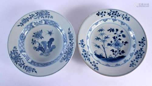 TWO 17TH/18TH CENTURY CHINESE EXPORT BLUE AND WHITE PLATES Y...