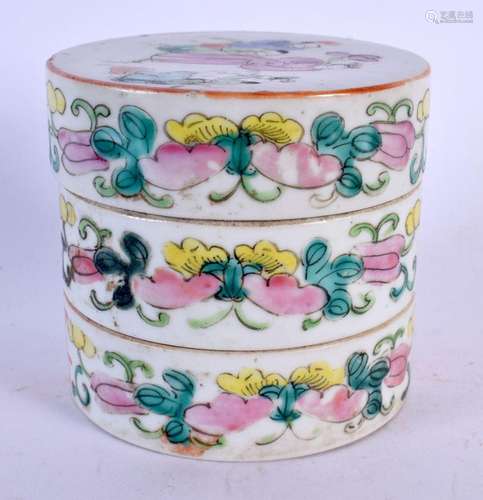 AN EARLY 20TH CENTURY CHINESE PORCELAIN TRIPLE BOX AND COVER...