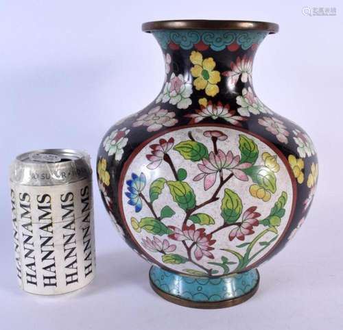 AN EARLY 20TH CENTURY CHINESE CLOISONNE ENAMEL BULBOUS VASE ...