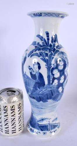 A LARGE 19TH CENTURY CHINESE BLUE AND WHITE PORCELAIN BALUST...