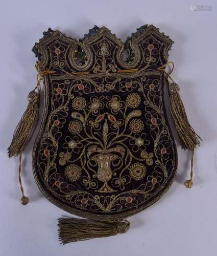 AN ANTIQUE TURKISH EMBROIDERED SILK BAG. 18 cm x 15 cm.