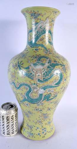 A LARGE CHINESE LIME GREEN GROUND PORCELAIN DRAGON VASE 20th...