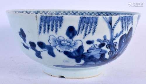 AN 18TH CENTURY CHINESE EXPORT BLUE AND WHITE PORCELAIN BOWL...