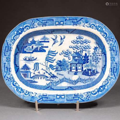 Arte Oriental
Plat en faïence estampillée bleue avec "W