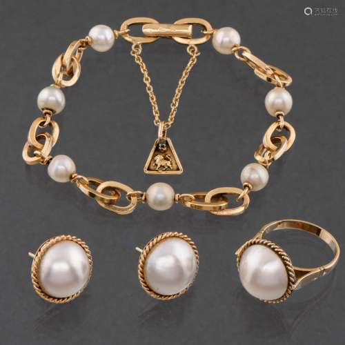 Joyas
Bracelet et bague en perles avec boucles d'oreill