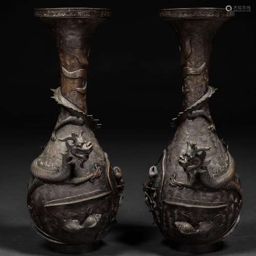 Arte Oriental
Paire de vases japonais en bronze du XIXe