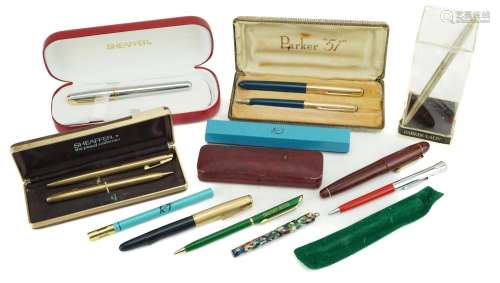 Vintage and later pens including Parker 51 fountain pen and ...