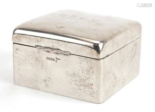 Walker & Hall, George V square silver cigarette box with...