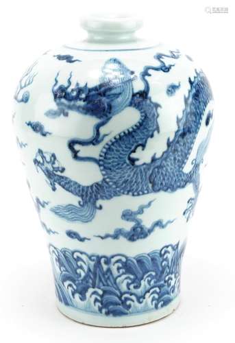 Chinese blue and white porcelain Meiping vase hand painted w...