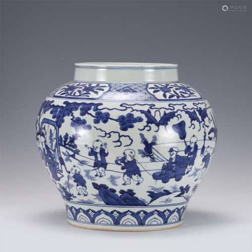 A CHINESE BLUE AND WHITE PORCELAIN JAR,JIAJING