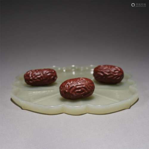 A WHITE JADE CARVED CRABAPPLE FLOWERS TRAY