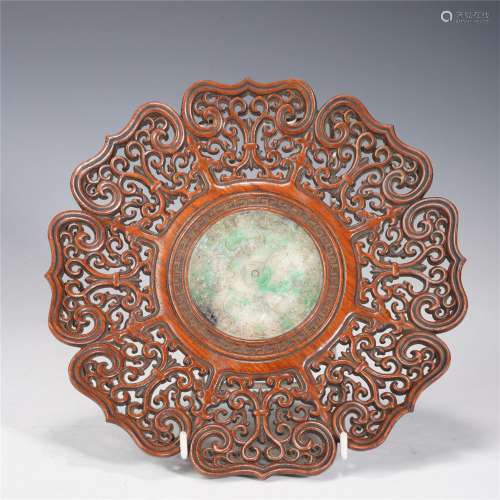 A WOODEN INLAID JADEITE FLORAL SHAPED DISH,QING