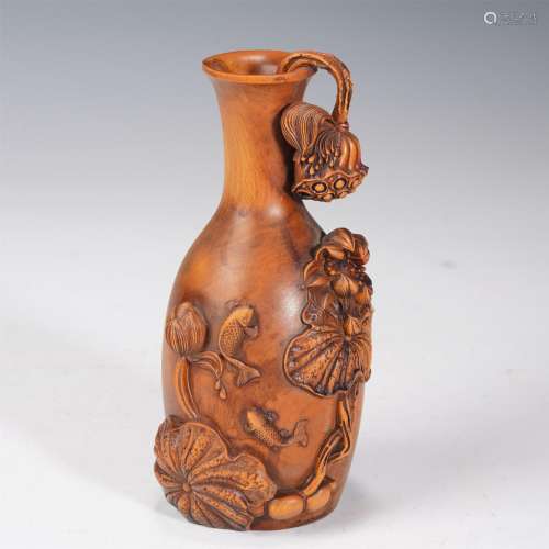 A BOXWOOD CARVED LOTUS POND SCENERY FLOWERS HOLDER,QING