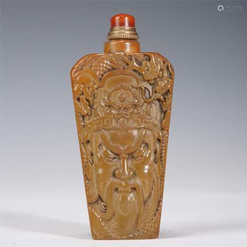 A SHOUSHAN STONE CARVED SNUFF BOTTLE,QING