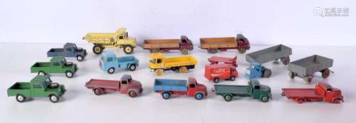 A collection of Dinky model trucks, Land rovers etc (17)