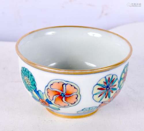 A Chinese Doucai porcelain tea bowl bearing Yongzheng marks,...