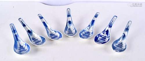 A set of seven 19th/20th century Chinese blue and white porc...