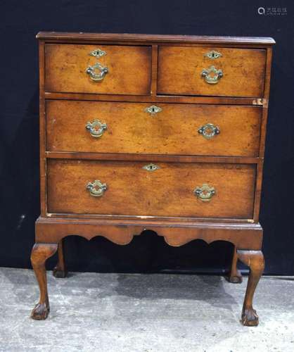 A 18th/19th Century commode with 4 drawers and claw feet 108...