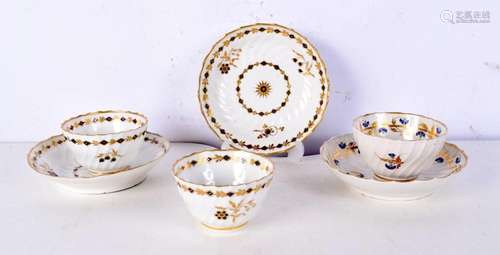 A pair of Flight period Worcester bowls and saucers together...