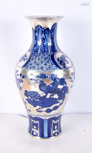 A large Chinese blue and white porcelain baluster vase beari...