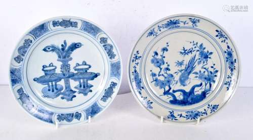 A matched pair of Chinese blue and white porcelain dish, pai...