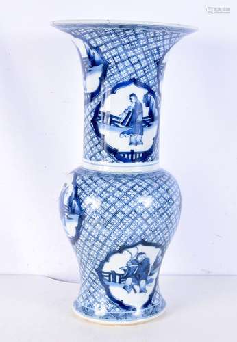 A large Chinese blue and white porcelain yen yen vase, decor...