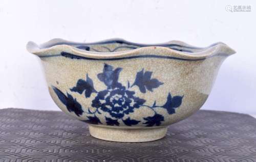 A Chinese blue and white porcelain bowl, decorated with a fi...